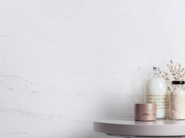 На фото Плитка RIVOLI (Venis)