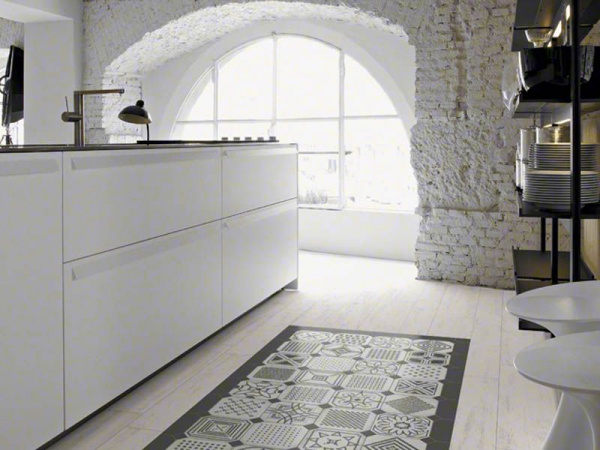 На фото Керамогранит EFESO (Vives Ceramica)