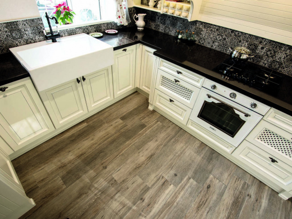 На фото Brigantina