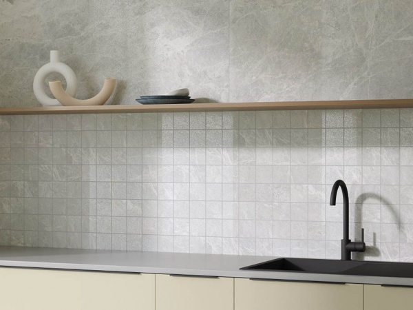 На фото Плитка MARMOSTONE (Vitra)