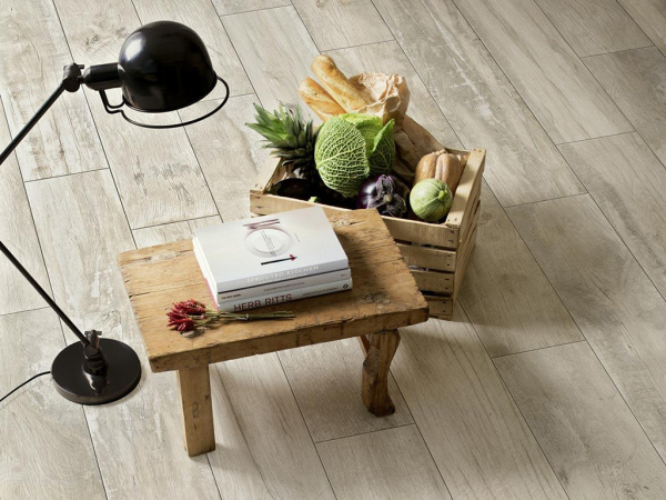 На фото Плитка WOODMANIA (Ragno)