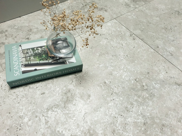 На фото Плитка CAPITOLIO (Grespania)