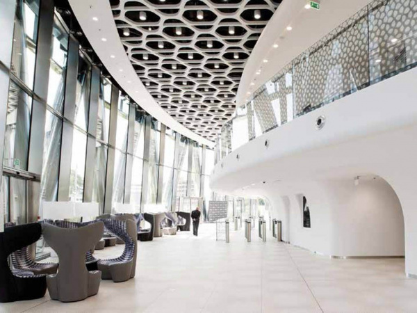 На фото Плитка IN-SIDE (Laminam)