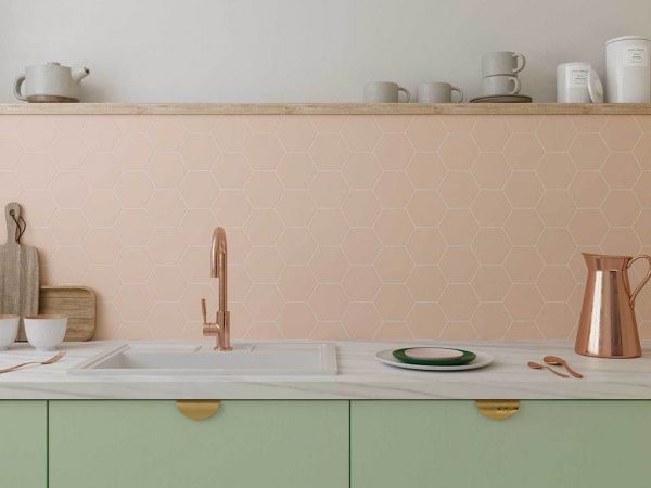 На фото Плитка BEE (DNA Tiles)