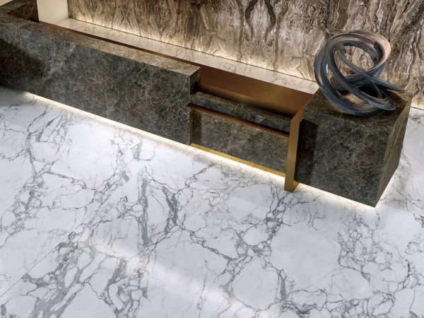 На фото Плитка STATUARIO (Moreroom)