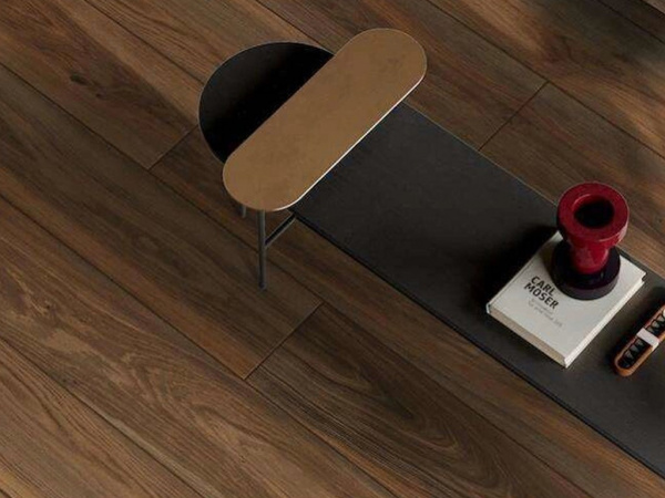 На фото Плитка WALNUT (Vitra)