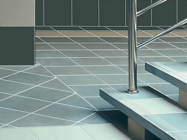 На фото Standard