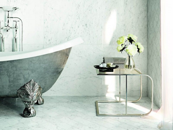 На фото Плитка MARMOREA (Grespania)