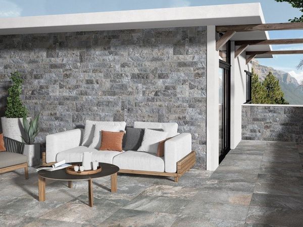 На фото Плитка MAESTRAT (Porcelanicos HDC)