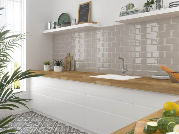 На фото Плитка PLUS BISSEL (Mainzu)