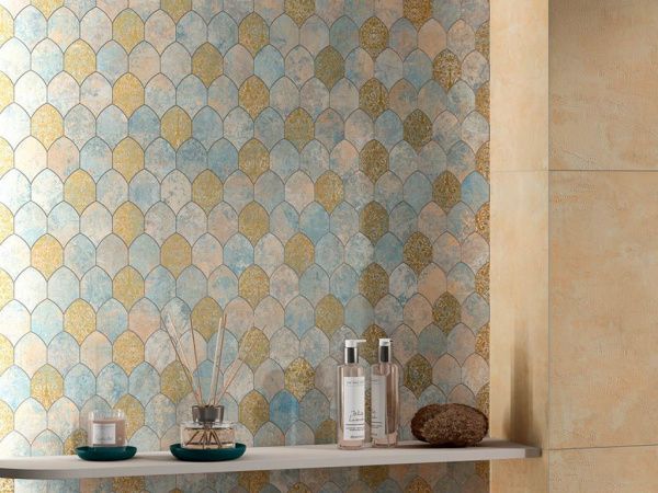 На фото Плитка PICTURA (Naxos Ceramica)