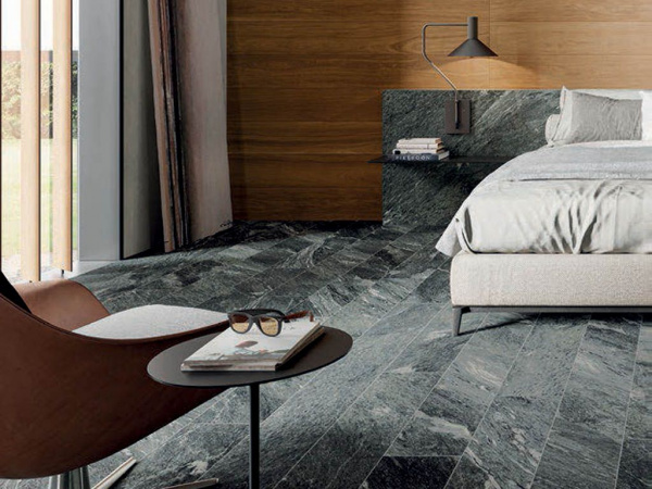 На фото Скайфолл