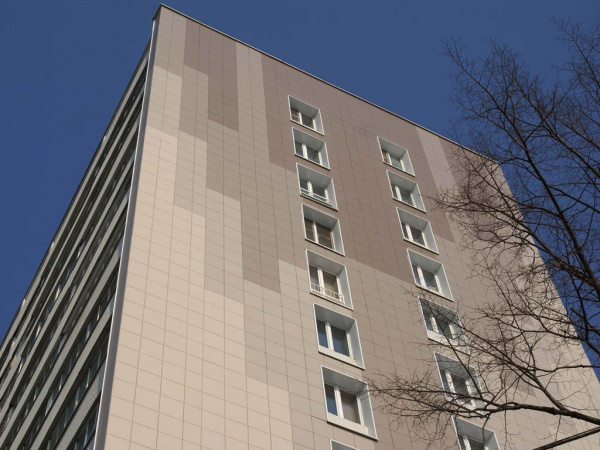 На фото Standard