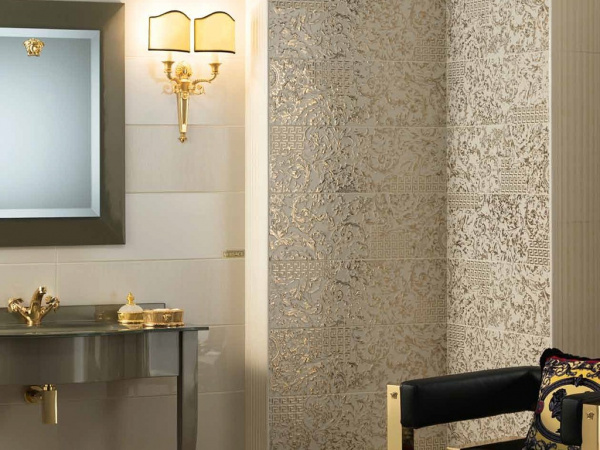 На фото Плитка GOLD (Versace)