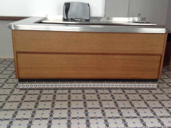 На фото Керамогранит  ЛАУРА (Топ Рус)