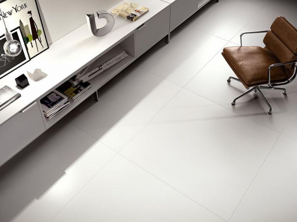 На фото Плитка B&W (Kerlite)