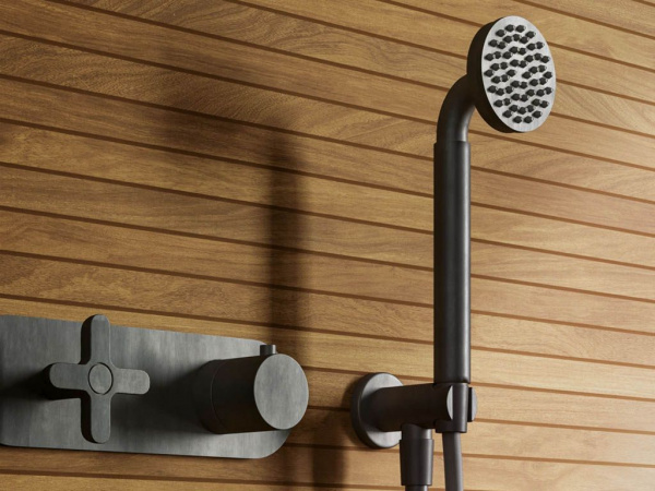 На фото Скайфолл