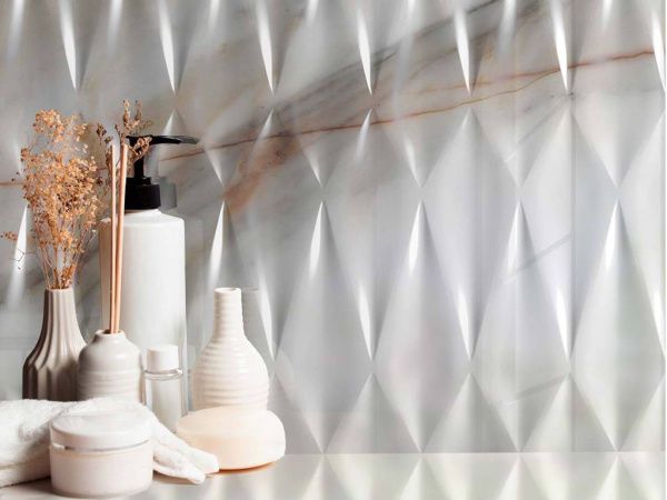 На фото Плитка CALACATTA GOLD (Colorker)