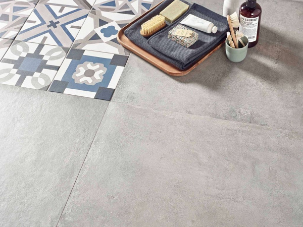 На фото Плитка NIZA (Roca)