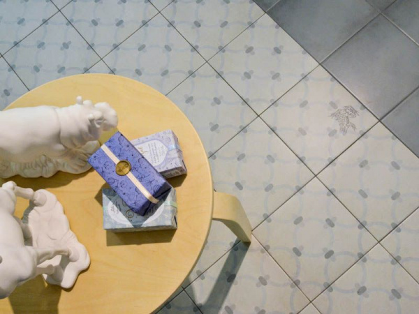 На фото Плитка 1900 (Vives Ceramica)