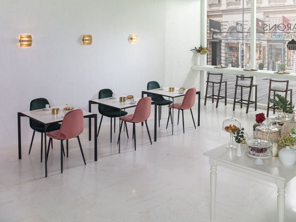 На фото Плитка RIVOLI (Venis)