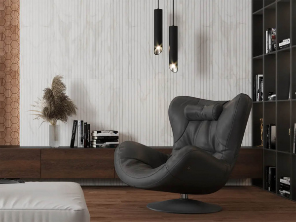 На фото Supreme