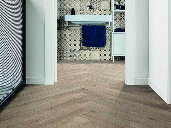 На фото Плитка WOODREAL (Ragno)