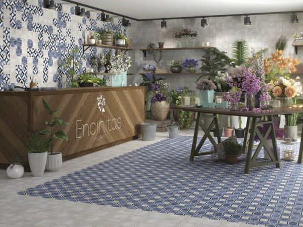 На фото Плитка FLEUR (APE Ceramica Carmen)