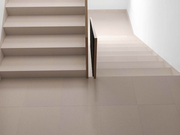 На фото Standard