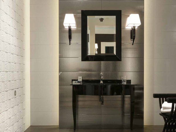 На фото Плитка GOLD (Versace)