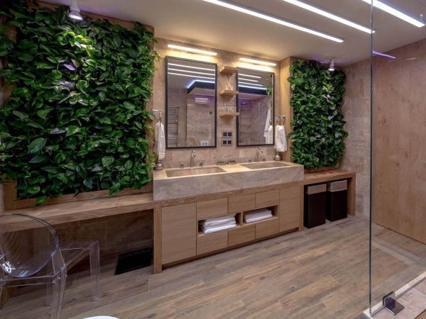 На фото Brigantina