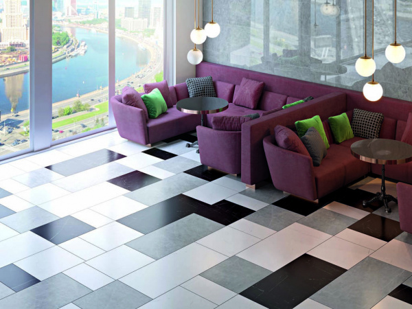 На фото Vision