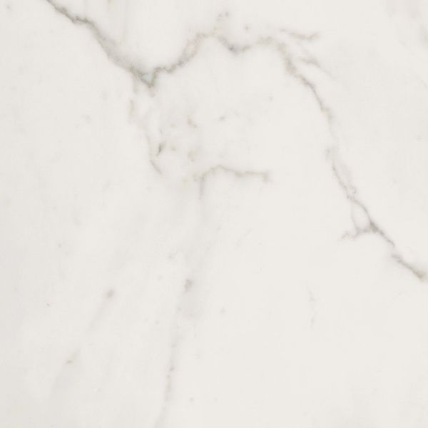 На изображениях Ideal