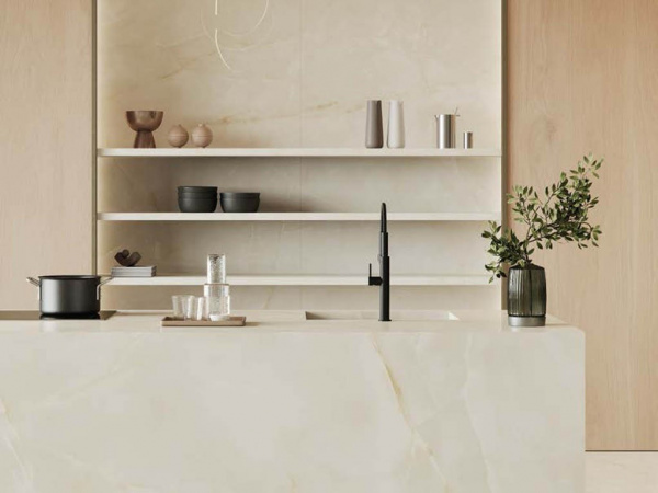 На фото Плитка MARVEL ONYX (Atlas Concorde Италия)