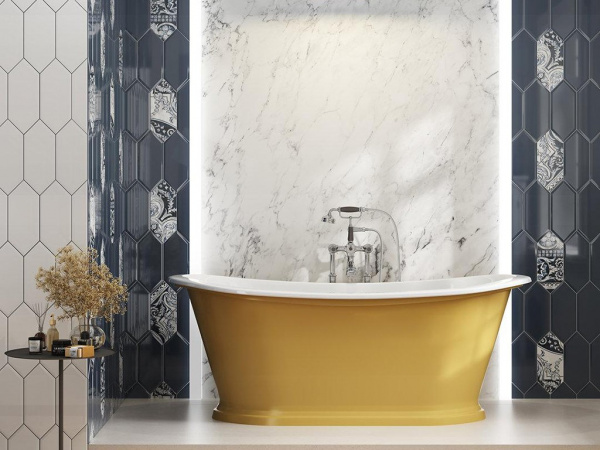 На фото Плитка СУПЕРМАКСИ: MARBLE КАПРАЯ (Kerama Marazzi)