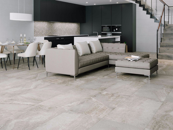 На фото Kailas