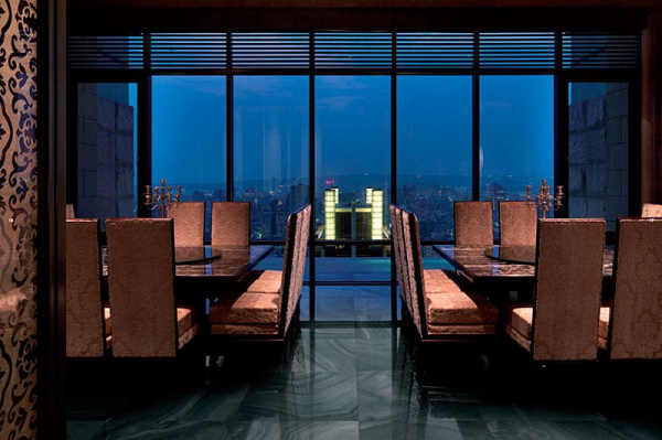 На фото Плитка AGATA (Roberto Cavalli)