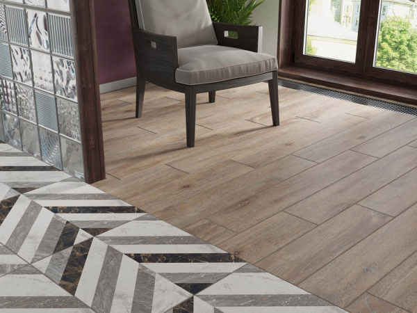 На фото CHAMBORD (Estima)