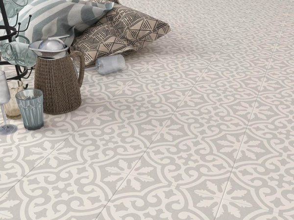 На фото Плитка SVENSKA (Vives Ceramica)