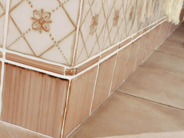 На фото Плитка PORTILLO (Vives Ceramica)