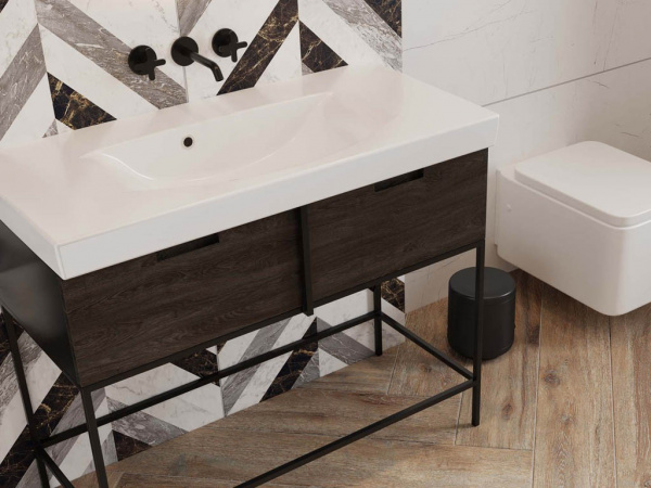 На фото CHAMBORD (Estima)