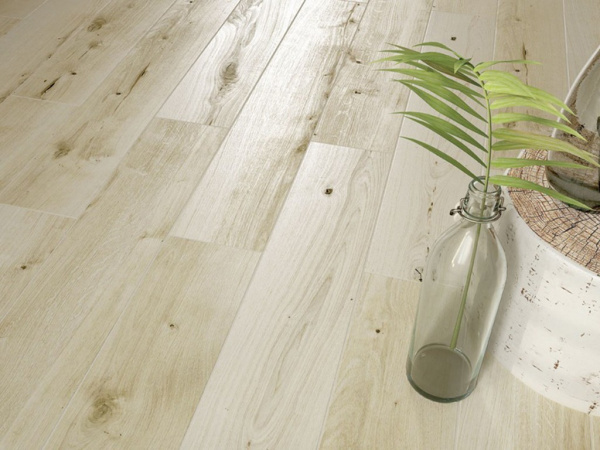 На фото Плитка CLASSIC OAK (Mei)