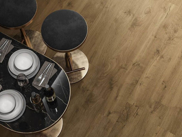 На фото Плитка HEARTWOOD (Atlas Concorde)