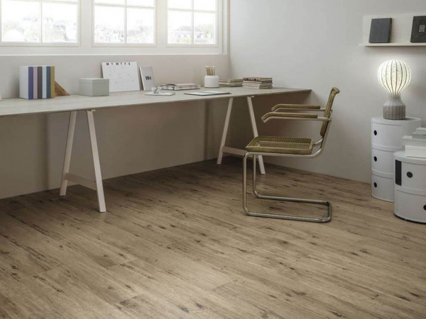 На фото Плитка PURE WOOD (Porcelaingres)