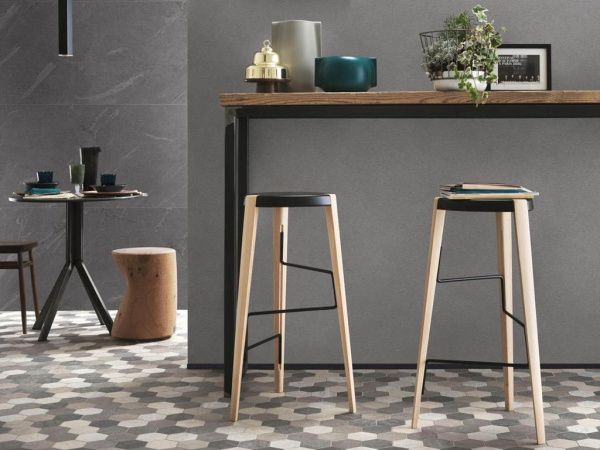 На фото Плитка REALSTONE QUARZITE (Ragno)