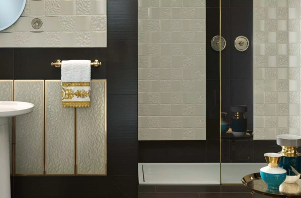 На фото Плитка GOLD (Versace)