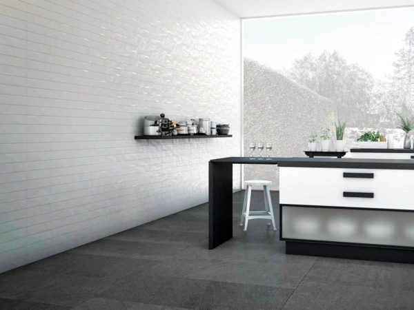 На фото Плитка МАЙОЛИКА (TAU Ceramica)