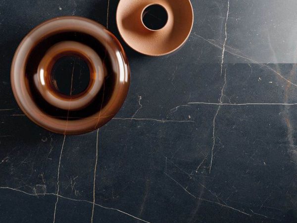 На фото Плитка SENSI 900 (ABK Ceramiche)